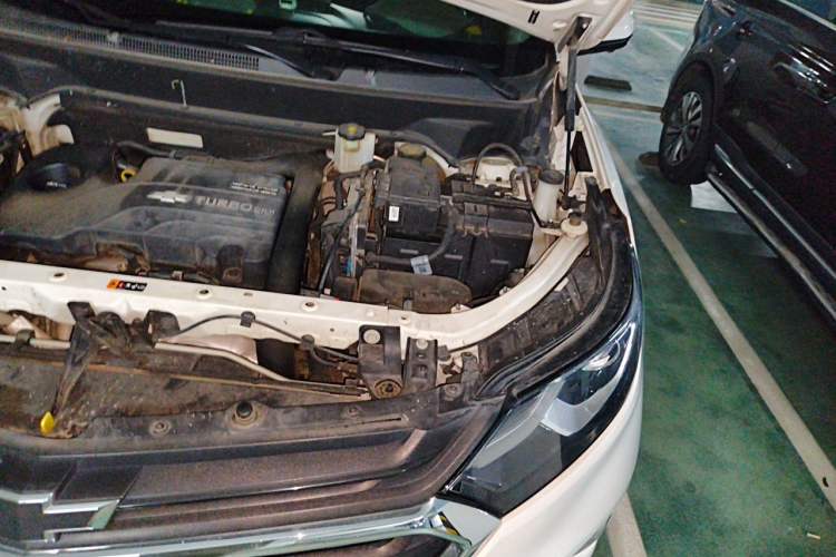 Used Chevrolet Equinox 2018 535T Automatic Chijie Edition Engine Bay Left