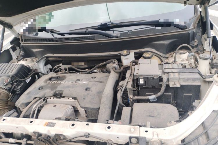 Used Chevrolet Equinox 2018 550T Automatic All-Wheel-Drive Explorer Edition Engine Bay Left