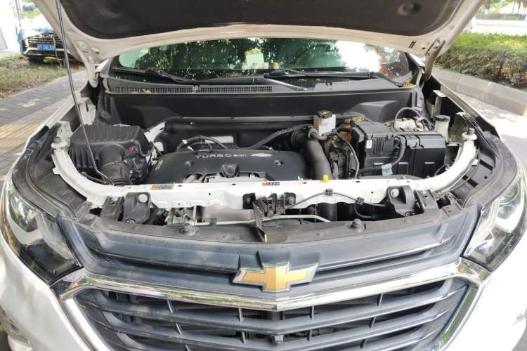 Used Chevrolet Equinox 2018 550T Automatic All-Wheel-Drive Explorer Edition Engine Bay