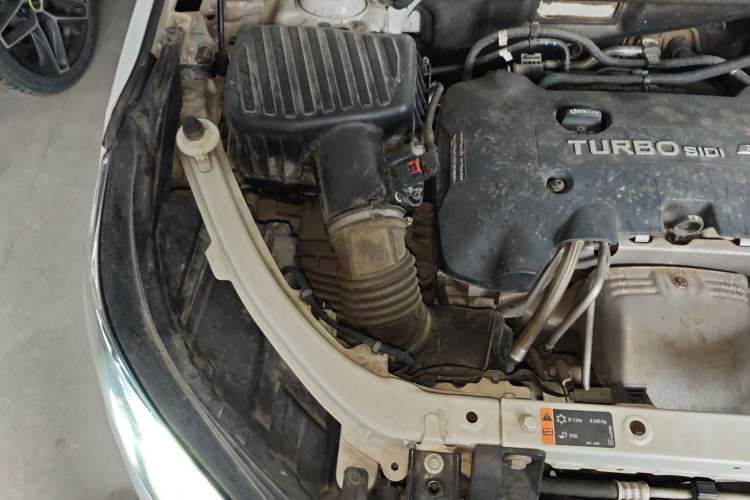 Used Chevrolet Equinox 2018 550T Automatic All-Wheel-Drive Explorer Edition Engine Bay Right