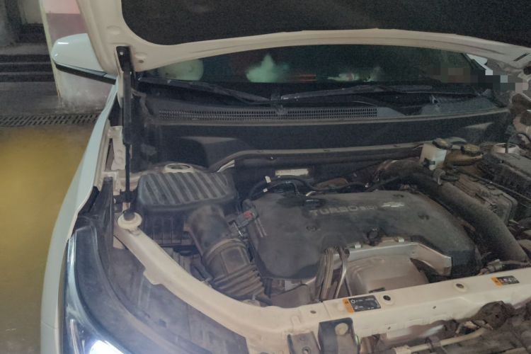Used Chevrolet Equinox 2018 550T Automatic All-Wheel-Drive Boundary Edition Engine Bay Right