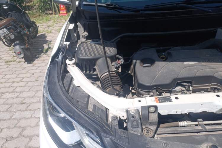 Used Chevrolet Equinox 2018 535T Automatic YuJie Edition Engine Bay Right