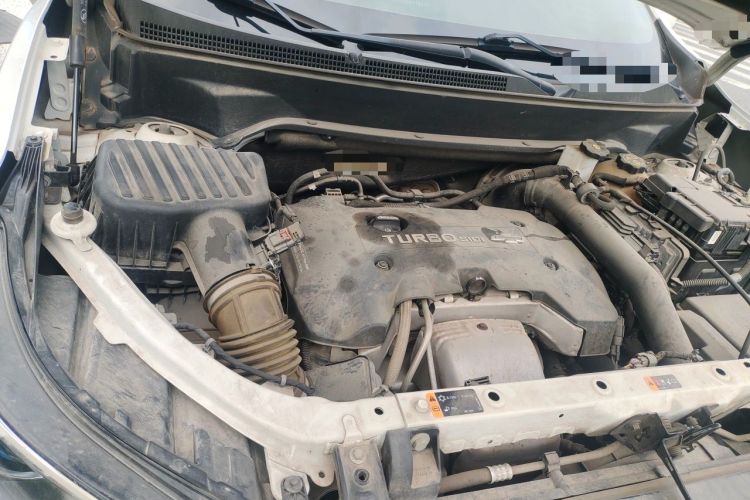 Used Chevrolet Equinox 2018 550T Automatic All-Wheel-Drive Explorer Edition Engine Bay Right