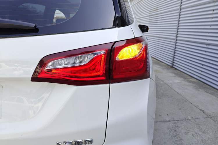 Used Chevrolet Equinox 2018 535T Automatic YuJie Edition Exterior 3