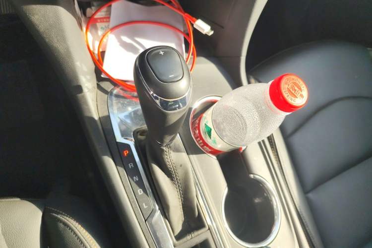 Used Chevrolet Equinox 2018 535T Automatic YuJie Edition Gear Lever