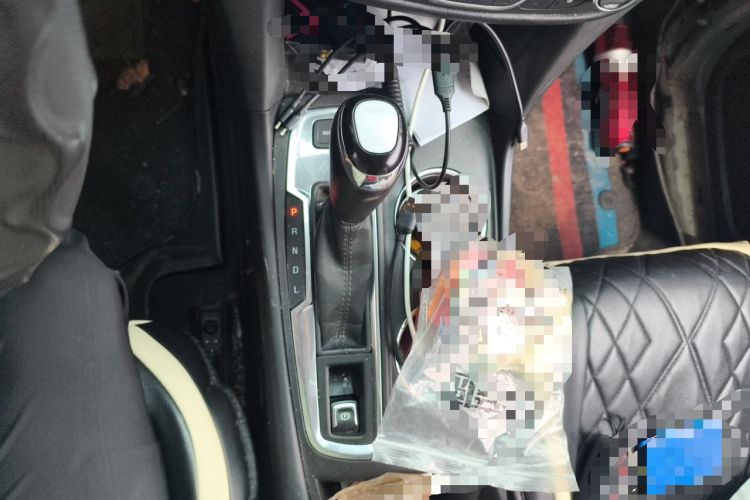 Used Chevrolet Equinox 2018 550T Automatic All-Wheel-Drive Explorer Edition Gear Lever