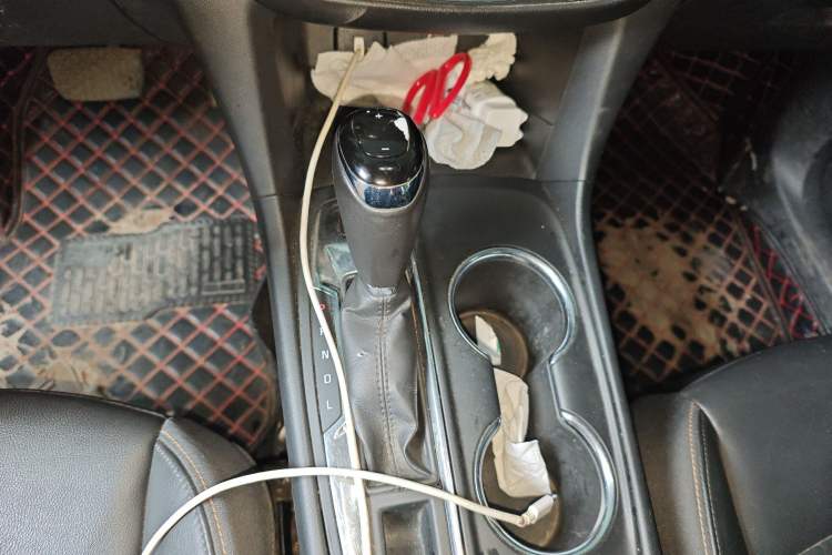 Used Chevrolet Equinox 2018 550T Automatic All-Wheel-Drive Explorer Edition Gear Lever