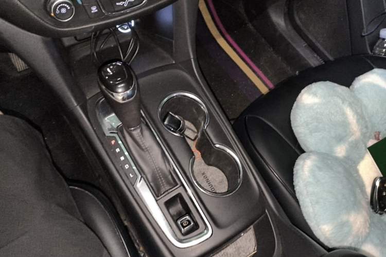 Used Chevrolet Equinox 2018 535T Automatic Chijie Edition Gear Lever