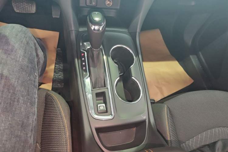 Used Chevrolet Equinox 2018 535T Automatic Chijie Edition Gear Lever