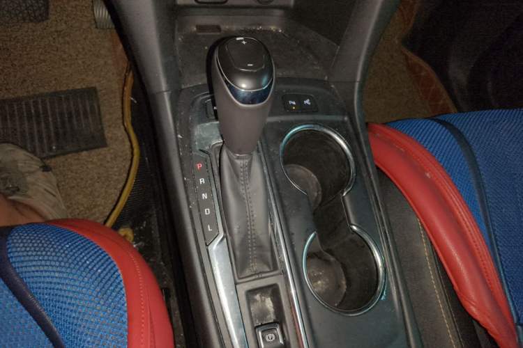 Used Chevrolet Equinox 2018 550T Automatic All-Wheel-Drive Boundary Edition Gear Lever