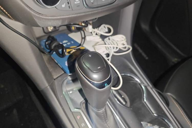 Used Chevrolet Equinox 2018 535T Automatic YuJie Edition Gear Lever