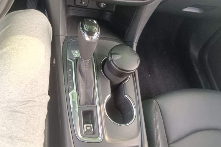 Used Chevrolet Equinox 2018 535T Automatic YuJie Edition Gear Lever