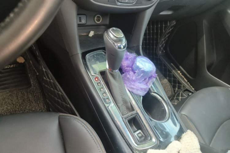 Used Chevrolet Equinox 2018 535T Automatic Chijie Edition Gear Lever