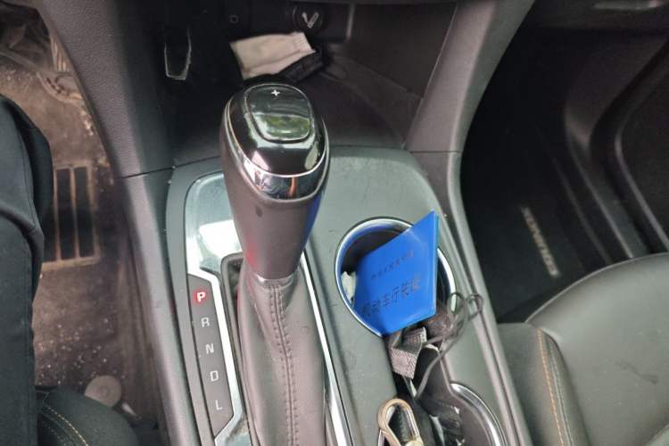 Used Chevrolet Equinox 2018 535T Automatic YuJie Edition Gear Lever
