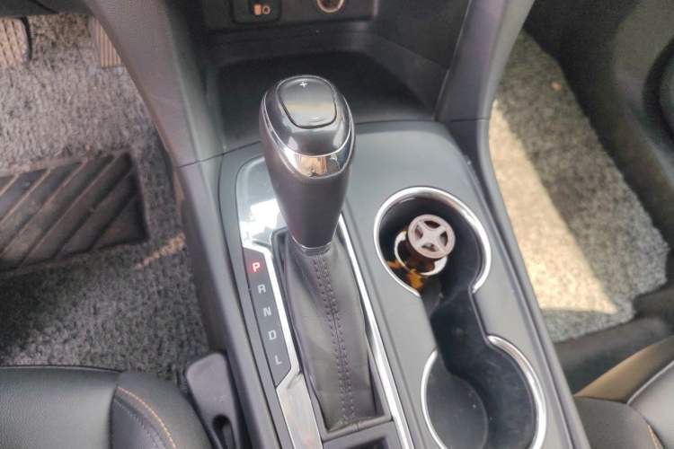 Used Chevrolet Equinox 2018 535T Automatic YuJie Edition Gear Lever