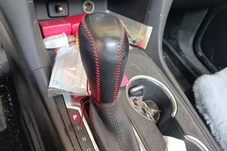 Used Chevrolet Equinox 2018 535T Automatic YuJie Edition Gear Lever