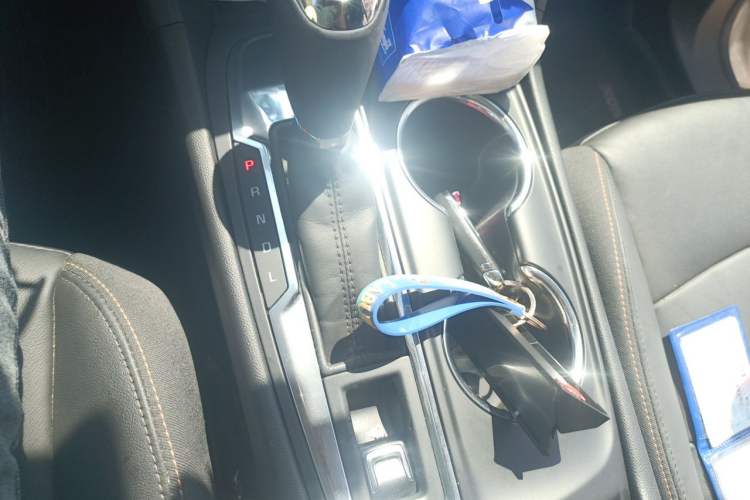Used Chevrolet Equinox 2018 535T Automatic YuJie Edition Gear Lever