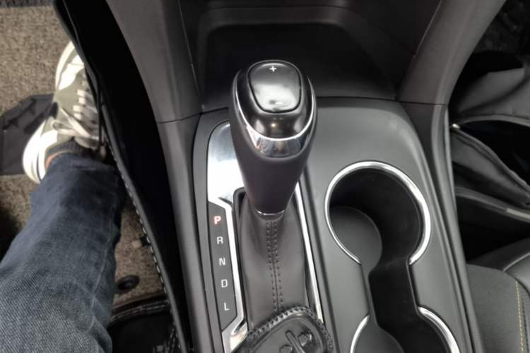 Used Chevrolet Equinox 2018 535T Automatic YuJie Edition Gear Lever