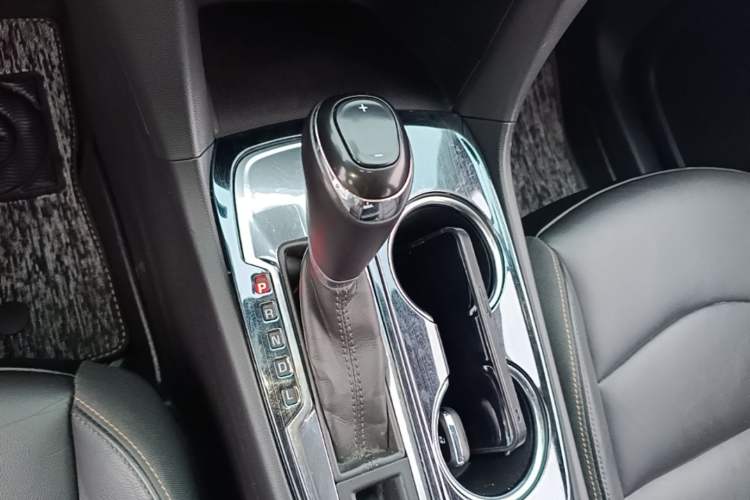 Used Chevrolet Equinox 2018 535T Automatic YuJie Edition Gear Lever