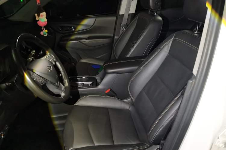 Used Chevrolet Equinox 2018 550T Automatic All-Wheel-Drive Explorer Edition Left Front Seat