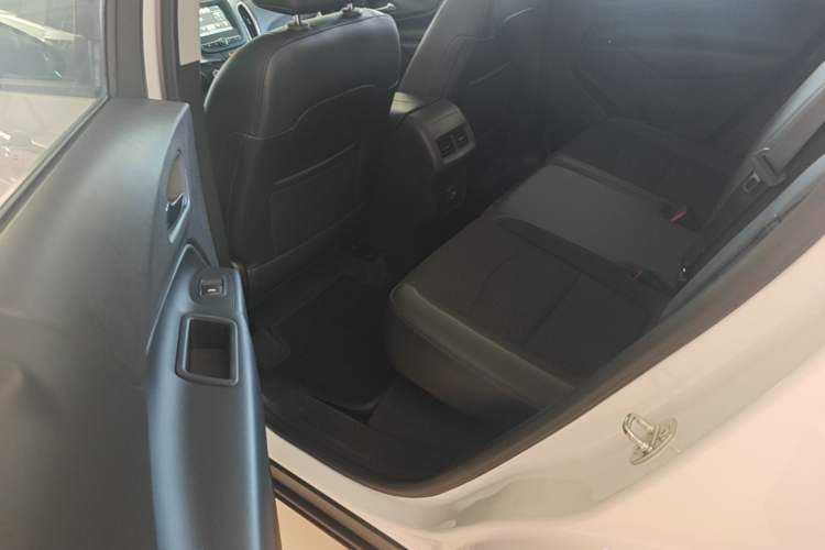 Used Chevrolet Equinox 2018 535T Automatic Chijie Edition Left Rear Seat