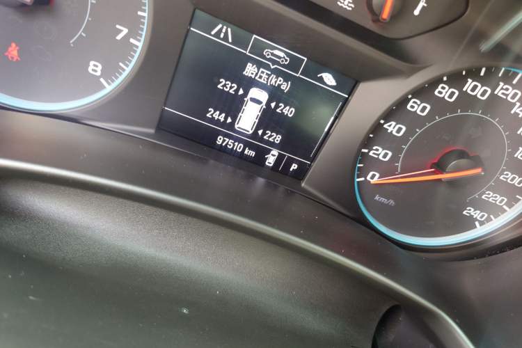 Used Chevrolet Equinox 2018 535T Automatic Chijie Edition Odometer Close Up