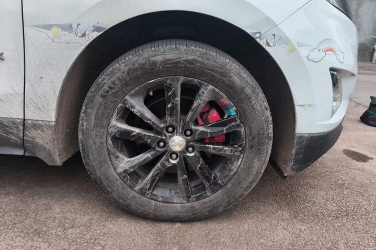Used Chevrolet Equinox 2018 550T Automatic All-Wheel-Drive Explorer Edition Right Front Wheel Hub