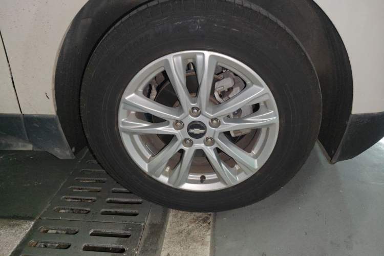 Used Chevrolet Equinox 2018 535T Automatic YuJie Edition Right Front Wheel Hub