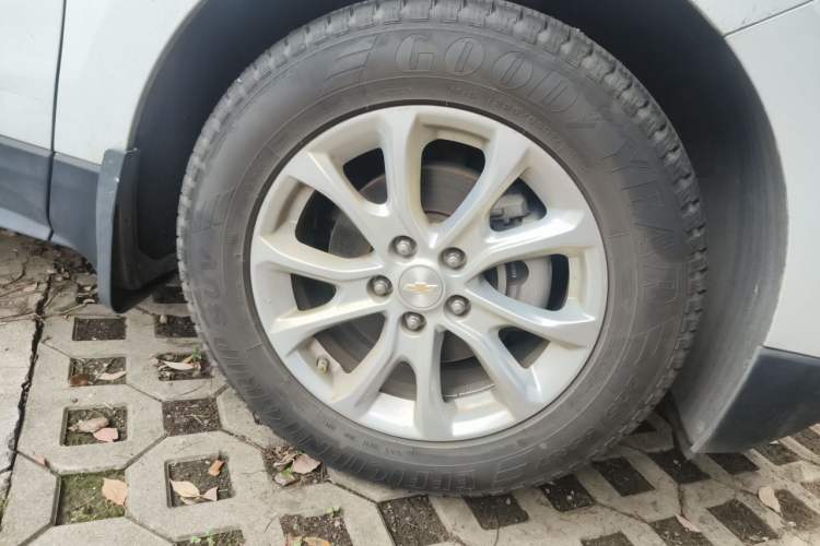 Used Chevrolet Equinox 2018 535T Automatic Chijie Edition Right Front Wheel Hub