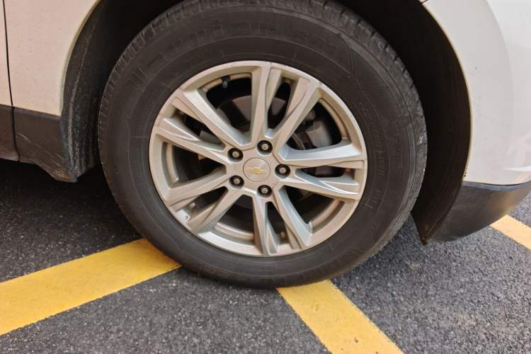 Used Chevrolet Equinox 2018 535T Automatic YuJie Edition Right Front Wheel Hub