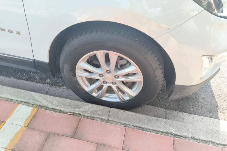 Used Chevrolet Equinox 2018 535T Automatic YuJie Edition Right Front Wheel Hub