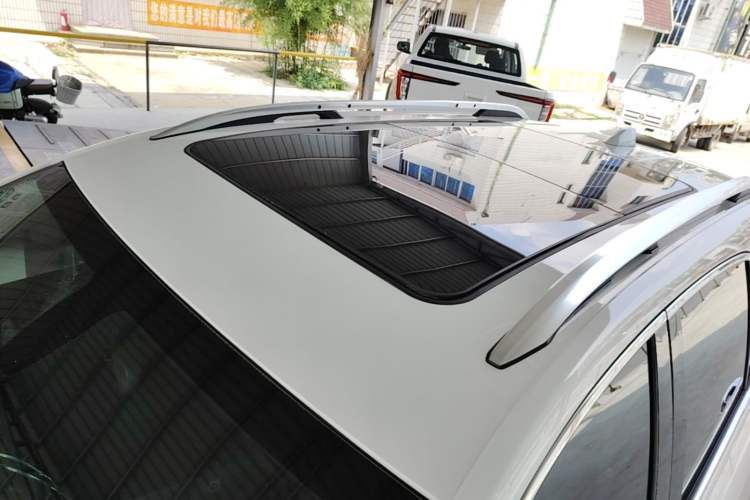 Used Chevrolet Equinox 2018 535T Automatic YuJie Edition Roof