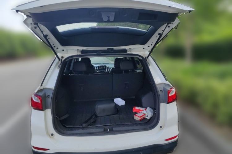 Used Chevrolet Equinox 2018 535T Automatic YuJie Edition Trunk
