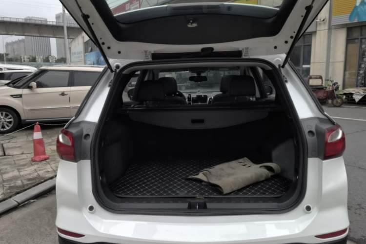Used Chevrolet Equinox 2018 535T Automatic YuJie Edition Trunk