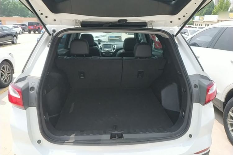 Used Chevrolet Equinox 2018 535T Automatic Chijie Edition Trunk