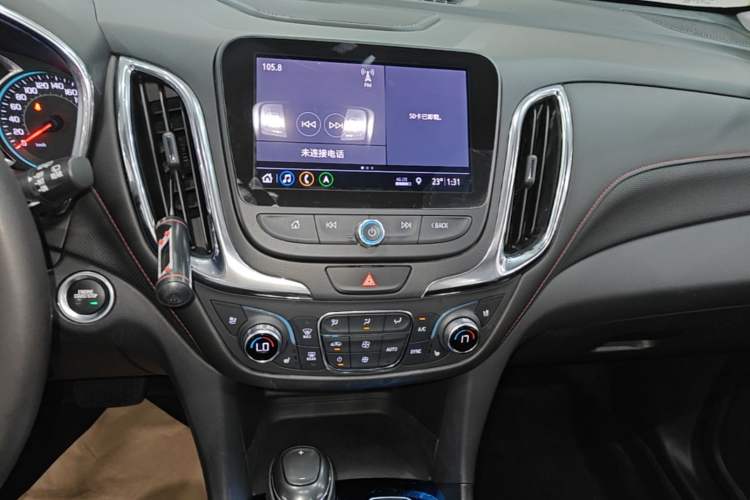 Used Chevrolet Equinox 2019 Redline 550T Automatic All-Wheel-Drive Trailblazer RS China VI Standard Audio And AC Panel