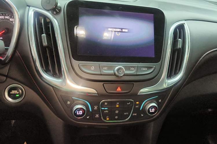 Used Chevrolet Equinox 2019 Redline 550T Automatic All-Wheel-Drive Trailblazer RS China VI Standard Audio And AC Panel