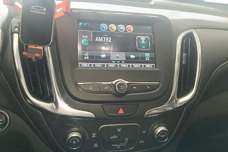 Used Chevrolet Equinox 2019 535T Automatic Chijie Edition China VI Audio And AC Panel