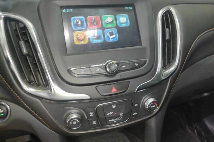 Used Chevrolet Equinox 2019 535T Automatic Chijie Edition China VI Audio And AC Panel