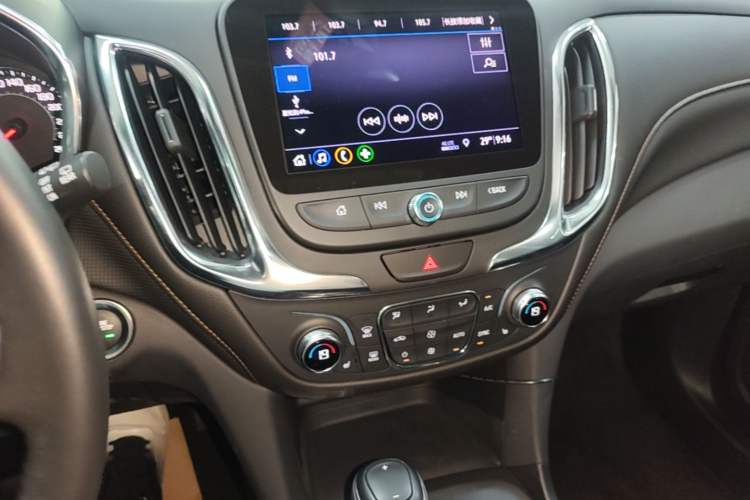 Used Chevrolet Equinox 2019 535T Automatic YuJie Edition China VI Audio And AC Panel