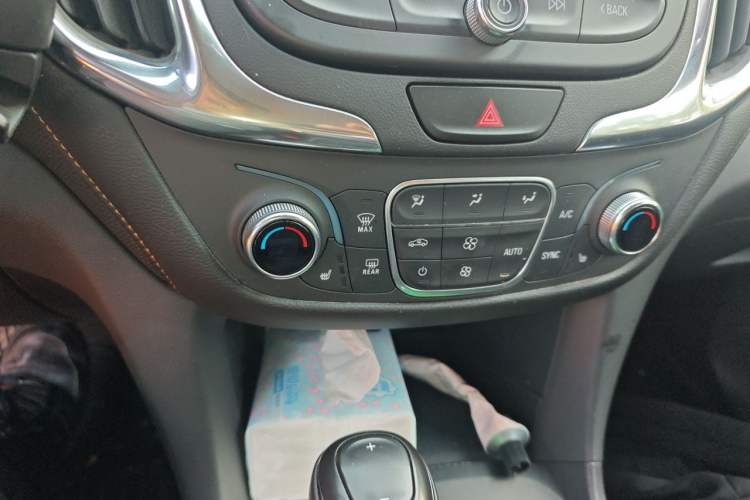 Used Chevrolet Equinox 2019 535T Automatic YuJie Edition China VI Audio And AC Panel