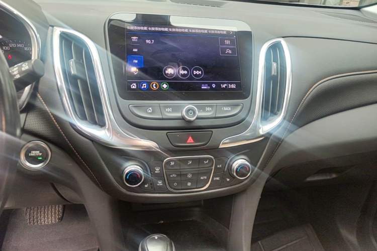 Used Chevrolet Equinox 2019 535T Automatic YuJie Edition China VI Audio And AC Panel