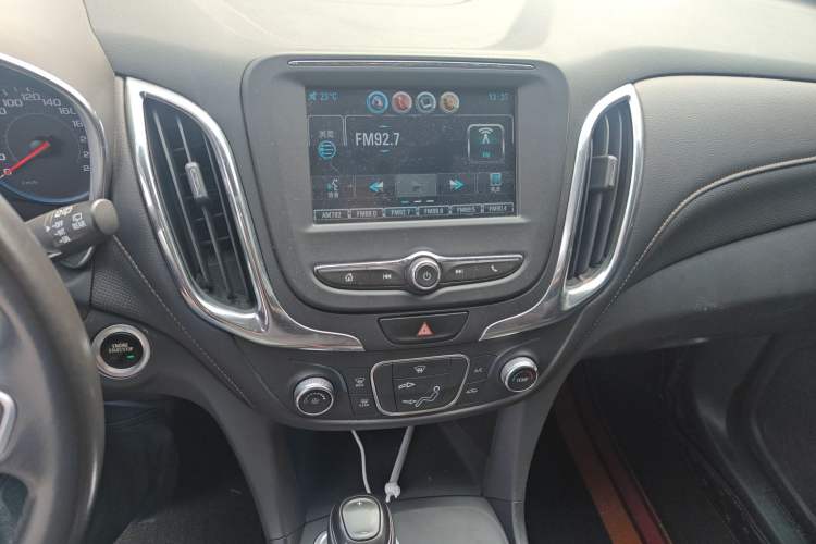 Used Chevrolet Equinox 2019 535T Automatic Chijie Edition China VI Audio And AC Panel