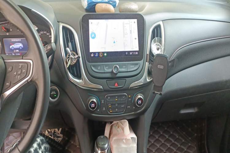 Used Chevrolet Equinox 2019 Redline 550T Automatic All-Wheel-Drive RS Model China VI Standard Audio And AC Panel