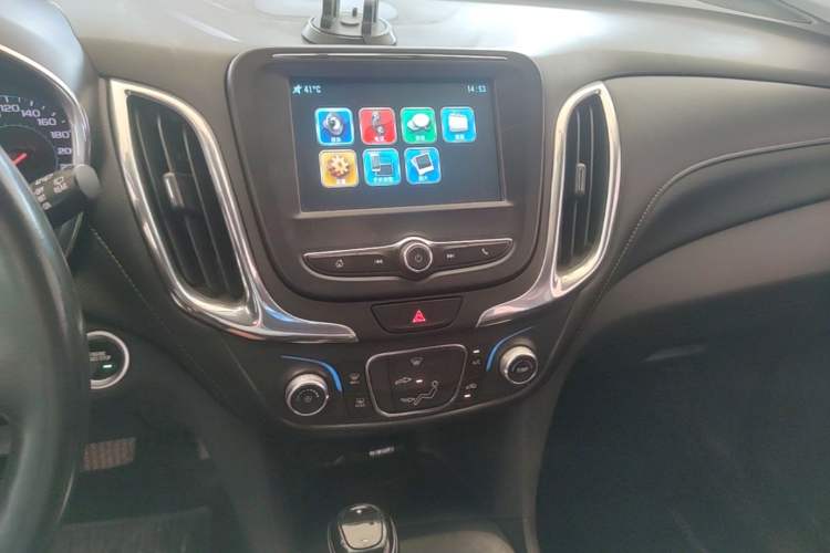Used Chevrolet Equinox 2019 535T Automatic Chijie Edition China V Standard Audio And AC Panel