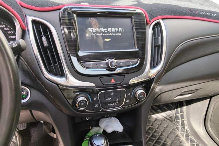 Used Chevrolet Equinox 2019 535T Automatic Chijie Edition China VI Audio And AC Panel