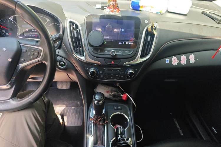 Used Chevrolet Equinox 2019 Redline 550T Automatic All-Wheel-Drive Trailblazer RS China VI Standard Audio And AC Panel