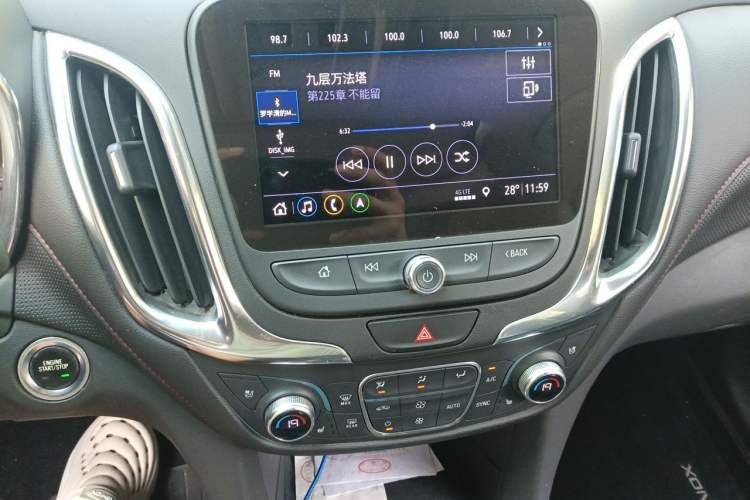 Used Chevrolet Equinox 2019 Redline 550T Automatic All-Wheel-Drive Trailblazer RS China VI Standard Audio And AC Panel