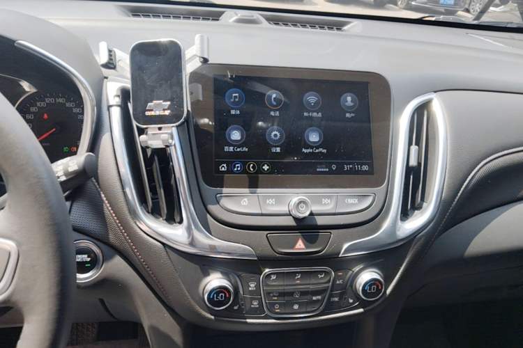 Used Chevrolet Equinox 2019 Redline 550T Automatic All-Wheel-Drive RS Model China VI Standard Audio And AC Panel
