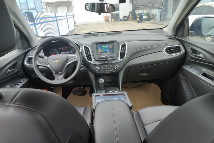 Used Chevrolet Equinox 2019 535T Automatic Chijie Edition China VI Center Console